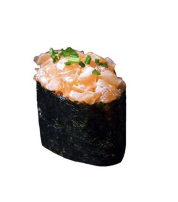 35. Sushi Gunkan saumon spicy